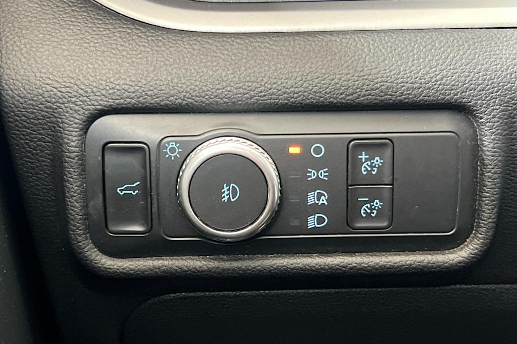 Thumbnail: 2021 Ford Explorer - 33