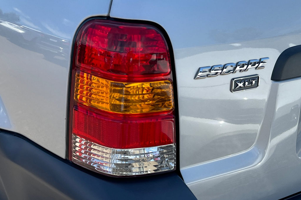 Thumbnail: 2006 Ford Escape - 15