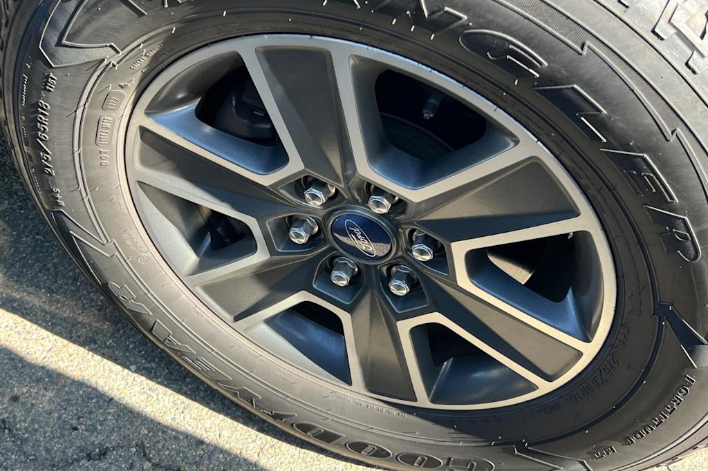 Thumbnail: 2016 Ford F-150 - 16