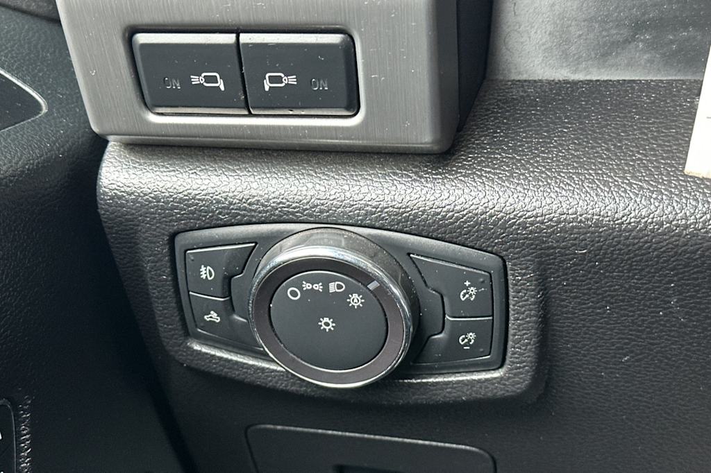 Thumbnail: 2015 Ford F-150 - 33