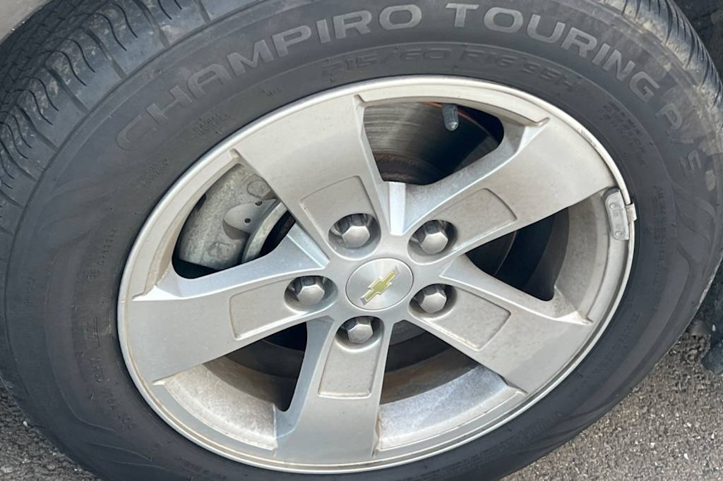 Thumbnail: 2015 Chevrolet Malibu - 6