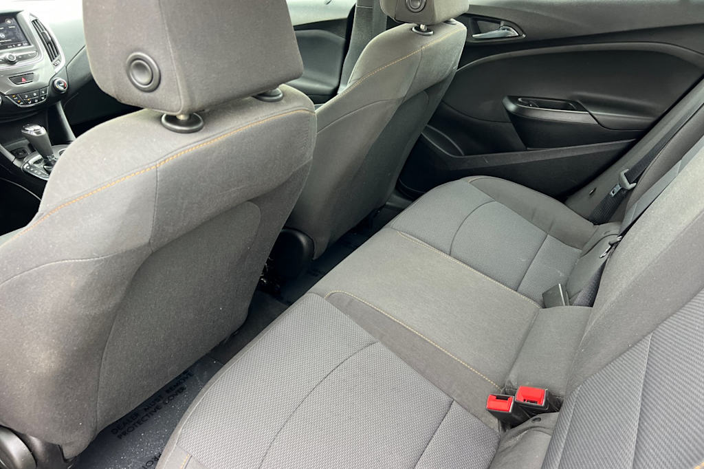 Thumbnail: 2019 Chevrolet Cruze - 10