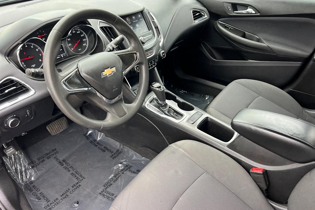 Thumbnail: 2019 Chevrolet Cruze - 8