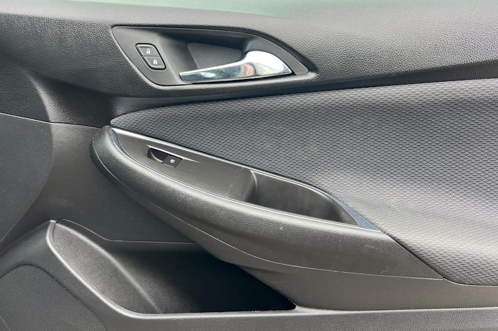 Thumbnail: 2019 Chevrolet Cruze - 23