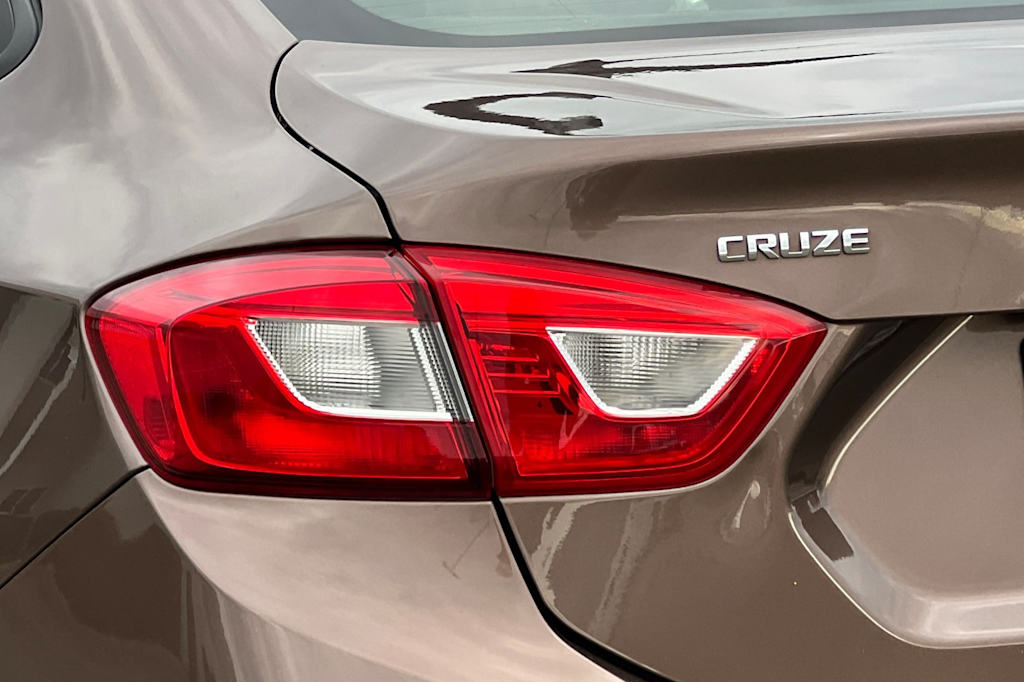 Thumbnail: 2019 Chevrolet Cruze - 30