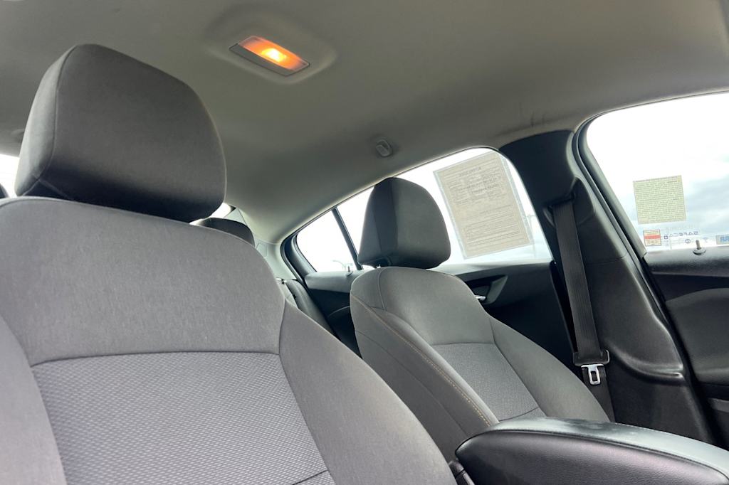 Thumbnail: 2019 Chevrolet Cruze - 9