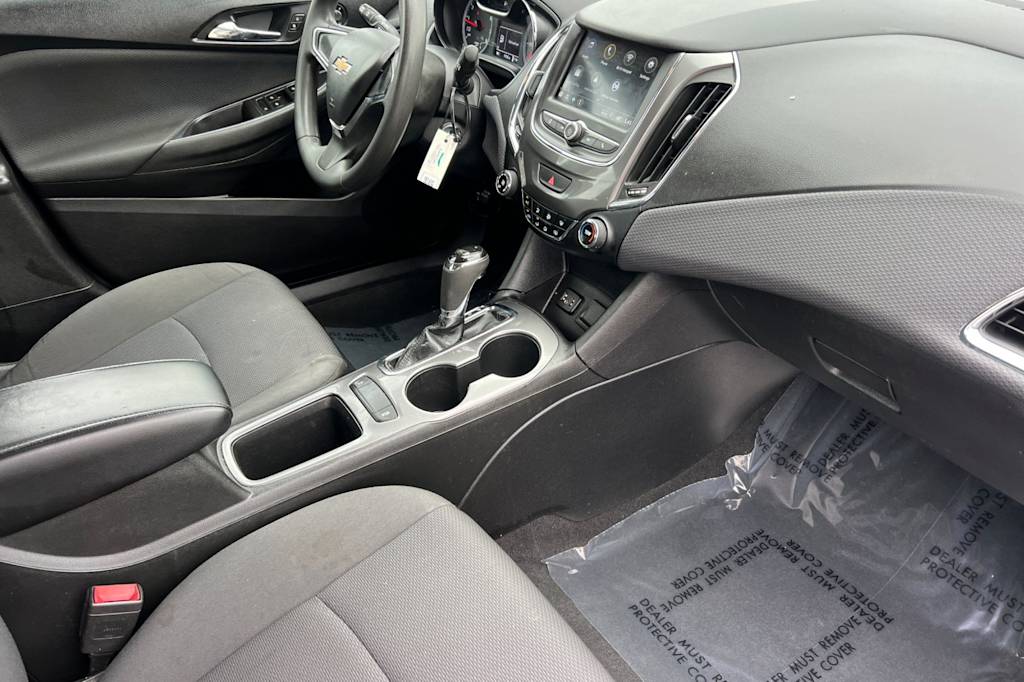 Thumbnail: 2019 Chevrolet Cruze - 12