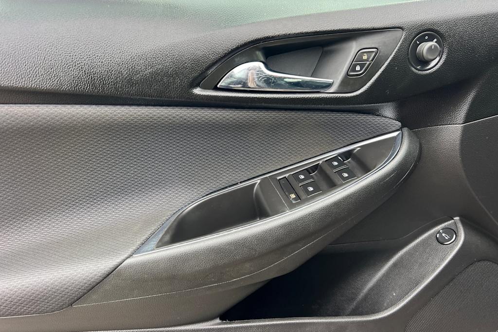 Thumbnail: 2019 Chevrolet Cruze - 20