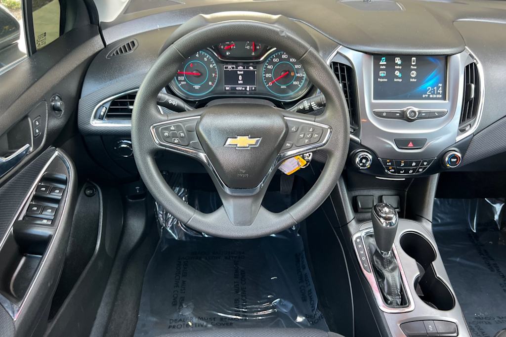 Thumbnail: 2018 Chevrolet Cruze - 10