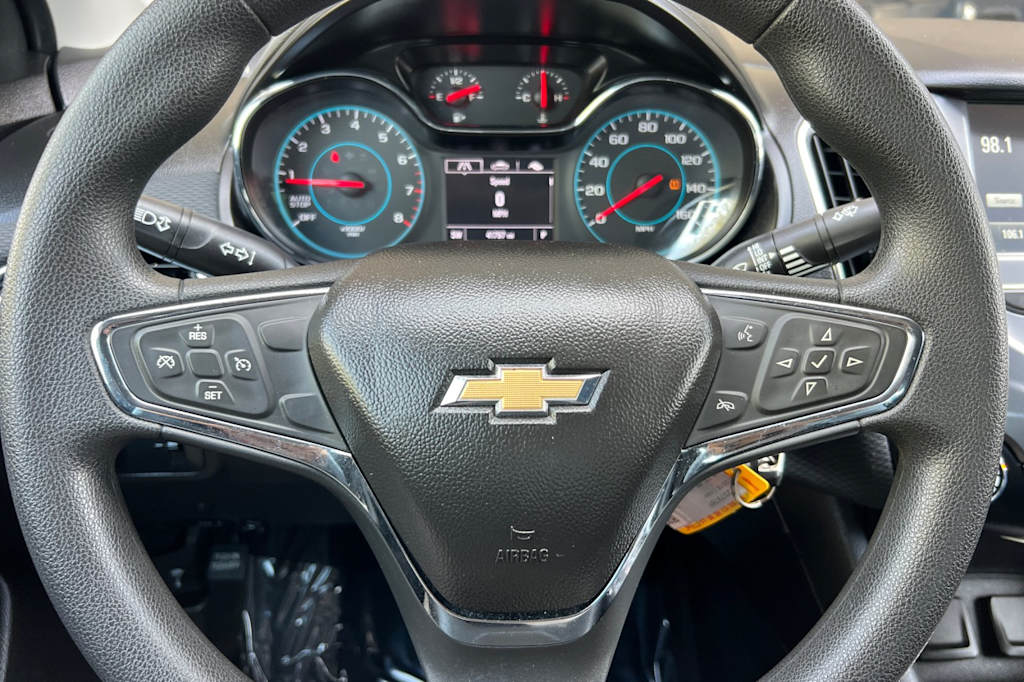 Thumbnail: 2018 Chevrolet Cruze - 25