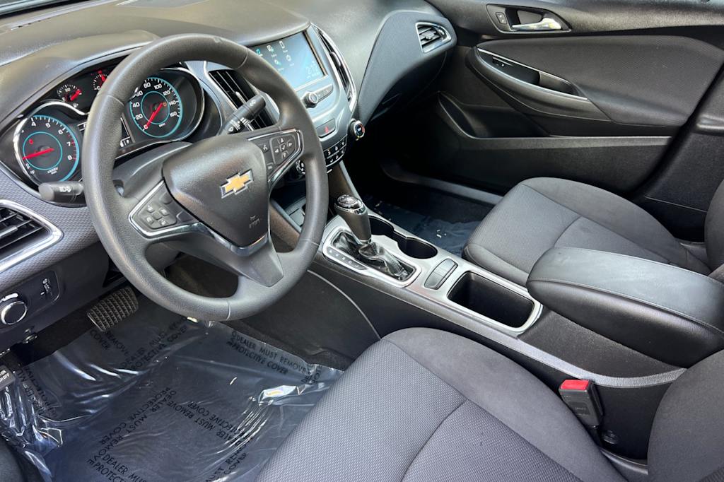 Thumbnail: 2018 Chevrolet Cruze - 8