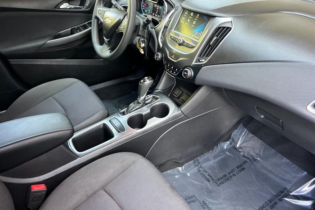 Thumbnail: 2018 Chevrolet Cruze - 11