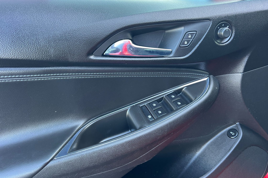Thumbnail: 2018 Chevrolet Cruze - 20