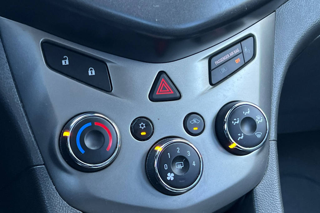 Thumbnail: 2014 Chevrolet Sonic - 25