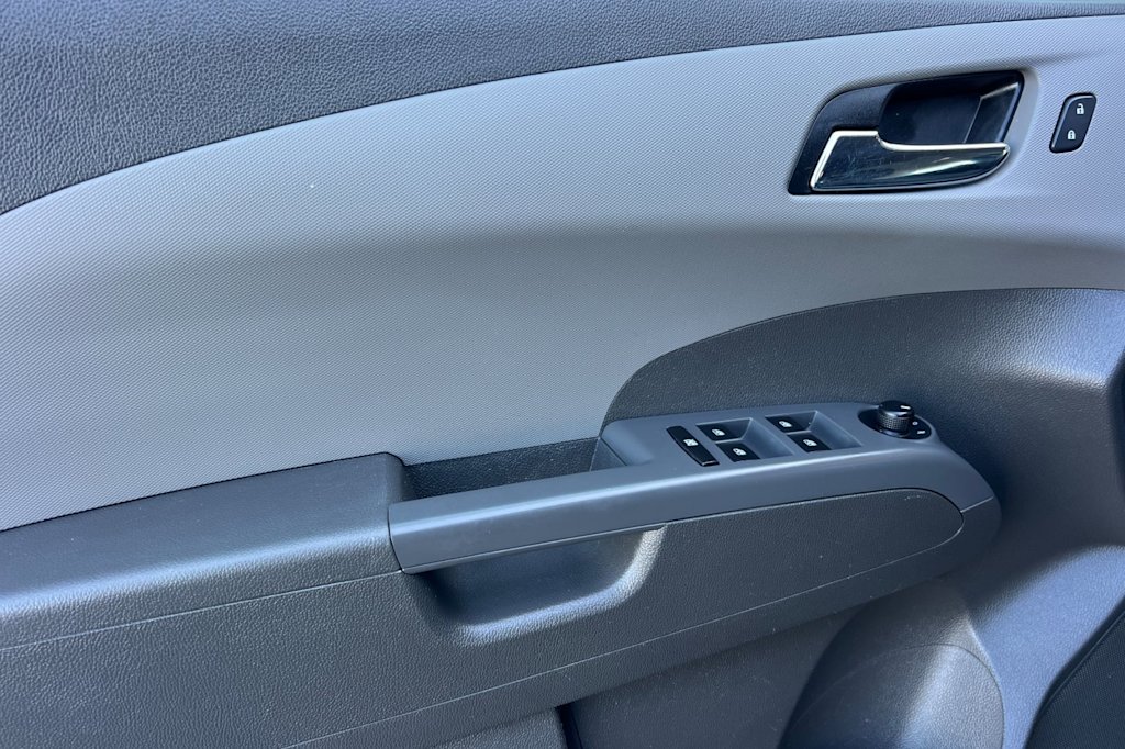 Thumbnail: 2014 Chevrolet Sonic - 20