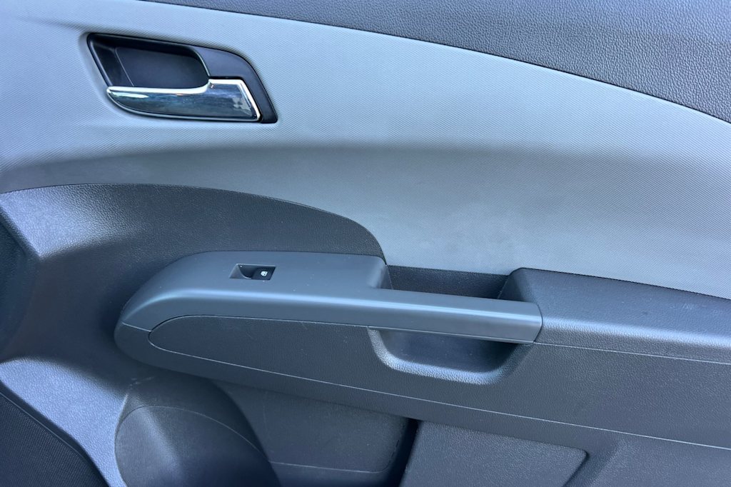 Thumbnail: 2014 Chevrolet Sonic - 23