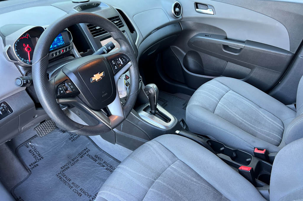 Thumbnail: 2014 Chevrolet Sonic - 9