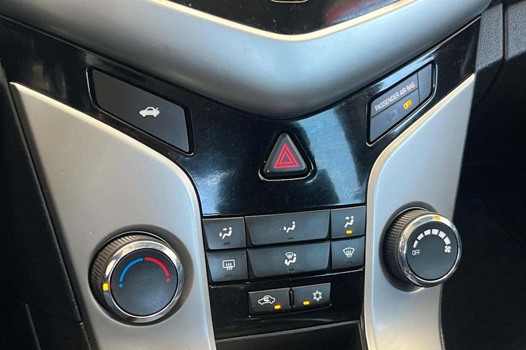 Thumbnail: 2016 Chevrolet Cruze - 23