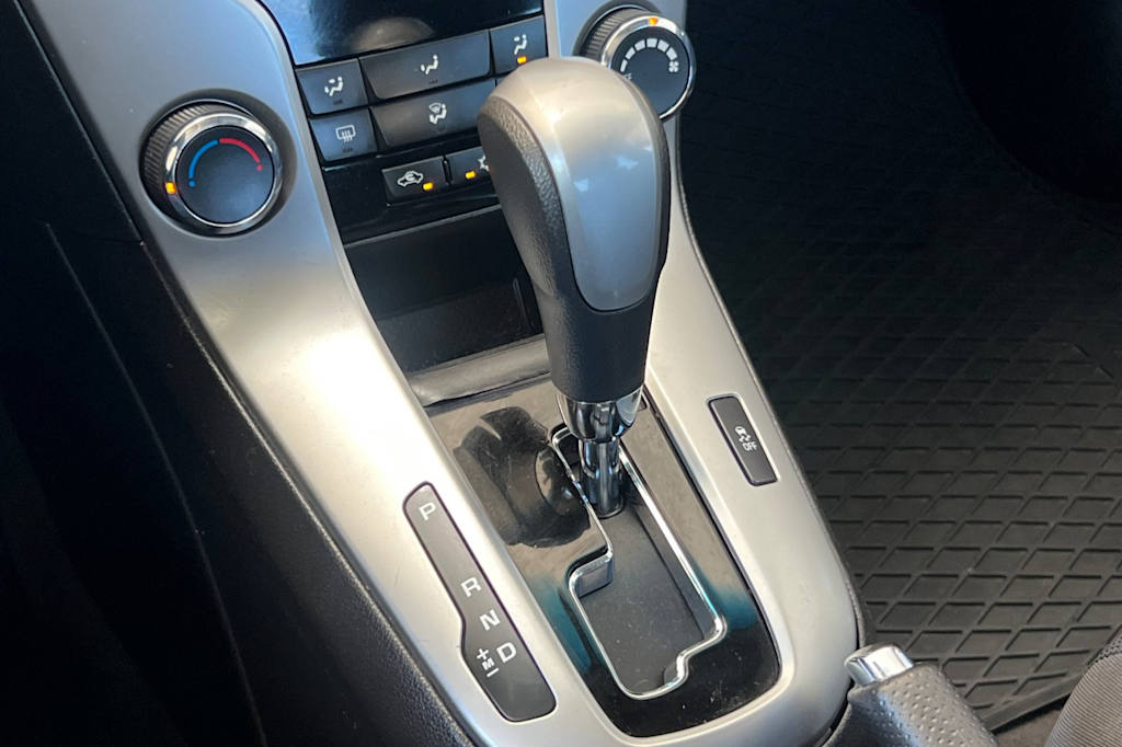 Thumbnail: 2016 Chevrolet Cruze - 13