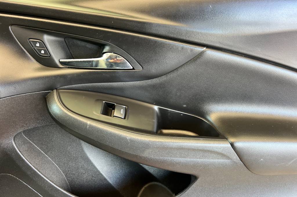 Thumbnail: 2018 Chevrolet Volt - 24