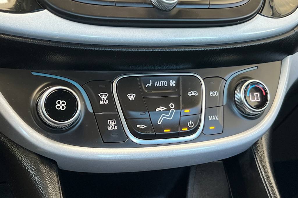 Thumbnail: 2018 Chevrolet Volt - 26