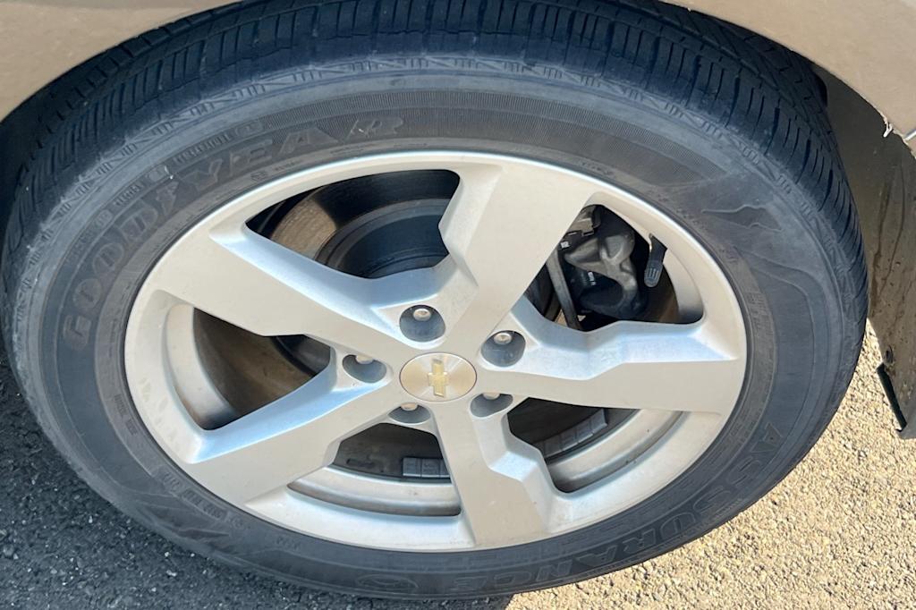 Thumbnail: 2014 Chevrolet Volt - 23