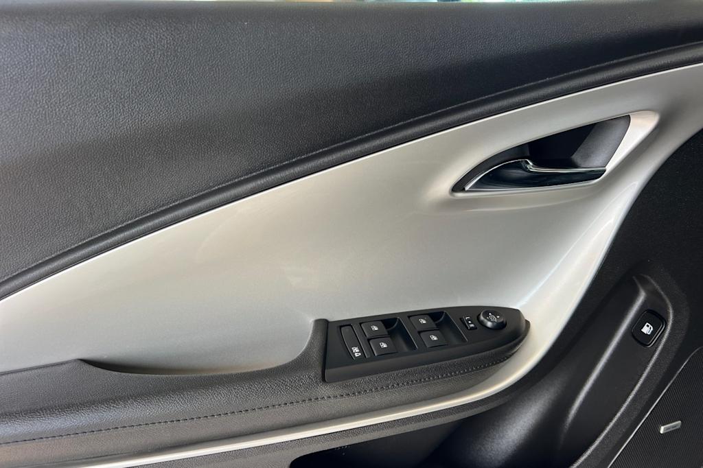Thumbnail: 2014 Chevrolet Volt - 22