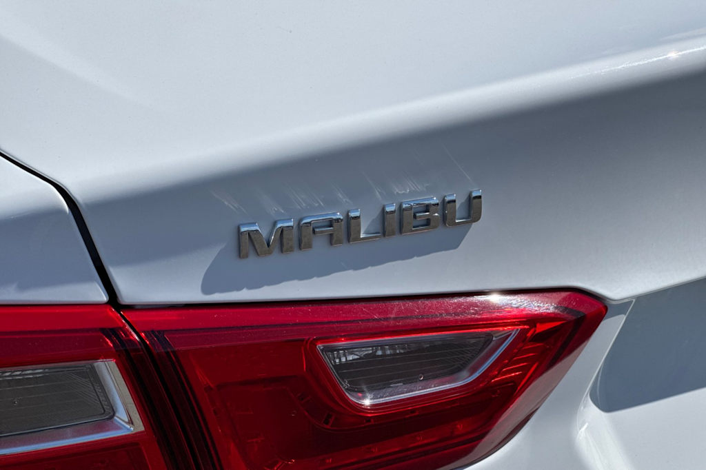 Thumbnail: 2023 Chevrolet Malibu - 32