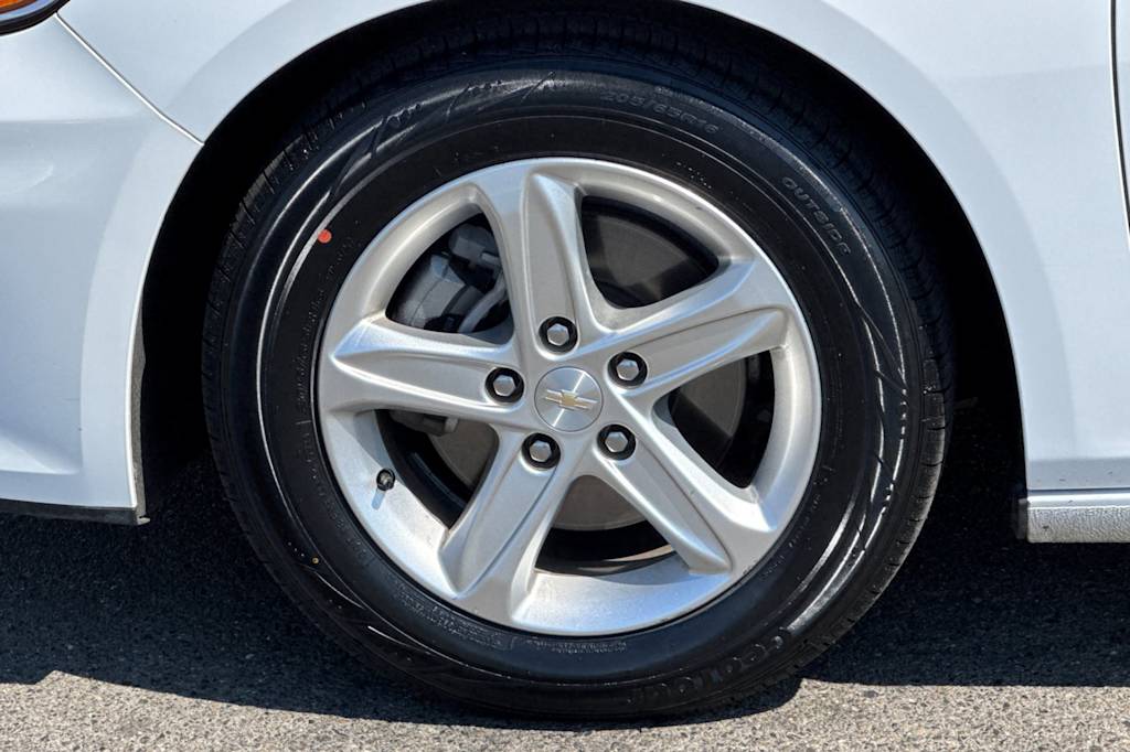 Thumbnail: 2023 Chevrolet Malibu - 7