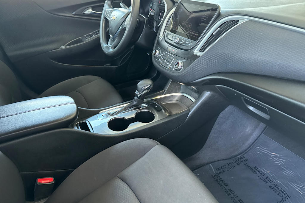 Thumbnail: 2023 Chevrolet Malibu - 12