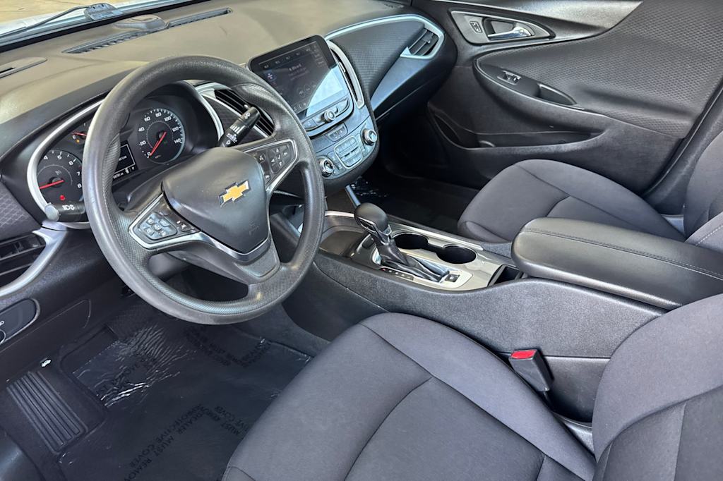 Thumbnail: 2023 Chevrolet Malibu - 8
