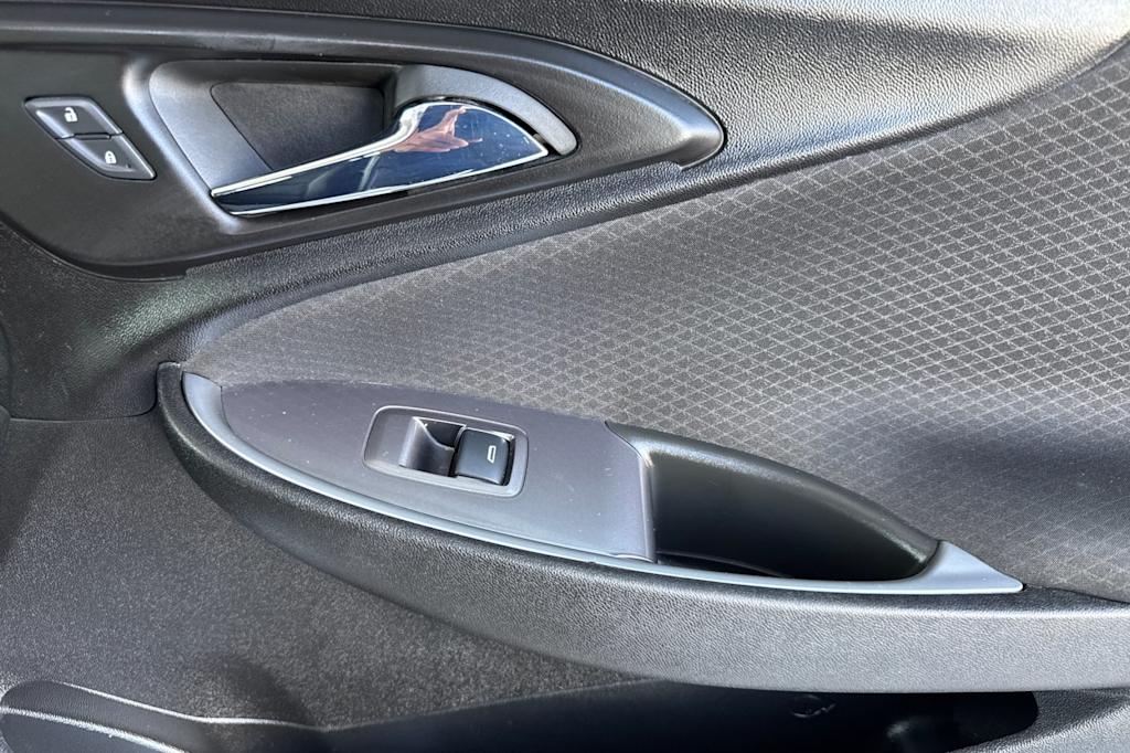 Thumbnail: 2023 Chevrolet Malibu - 23