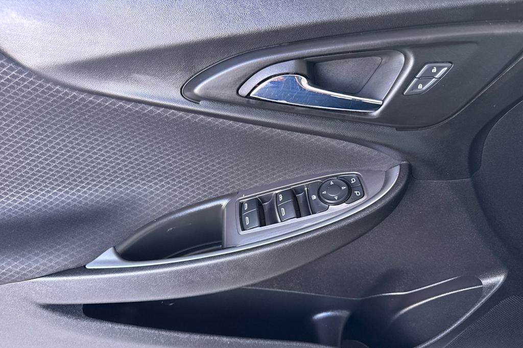 Thumbnail: 2023 Chevrolet Malibu - 20