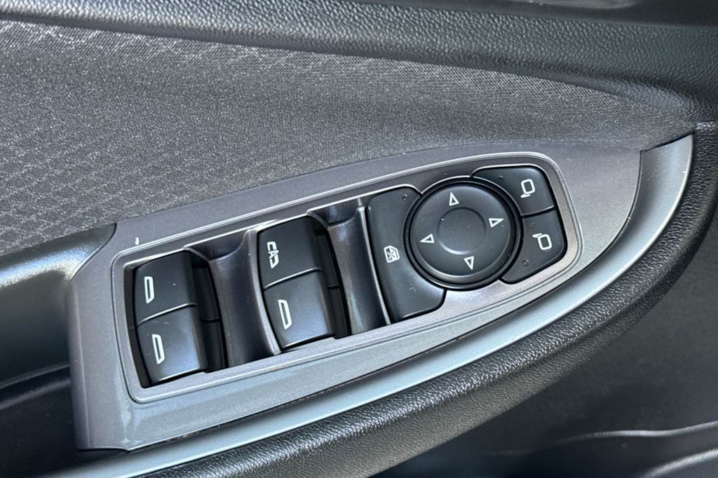 Thumbnail: 2023 Chevrolet Malibu - 21