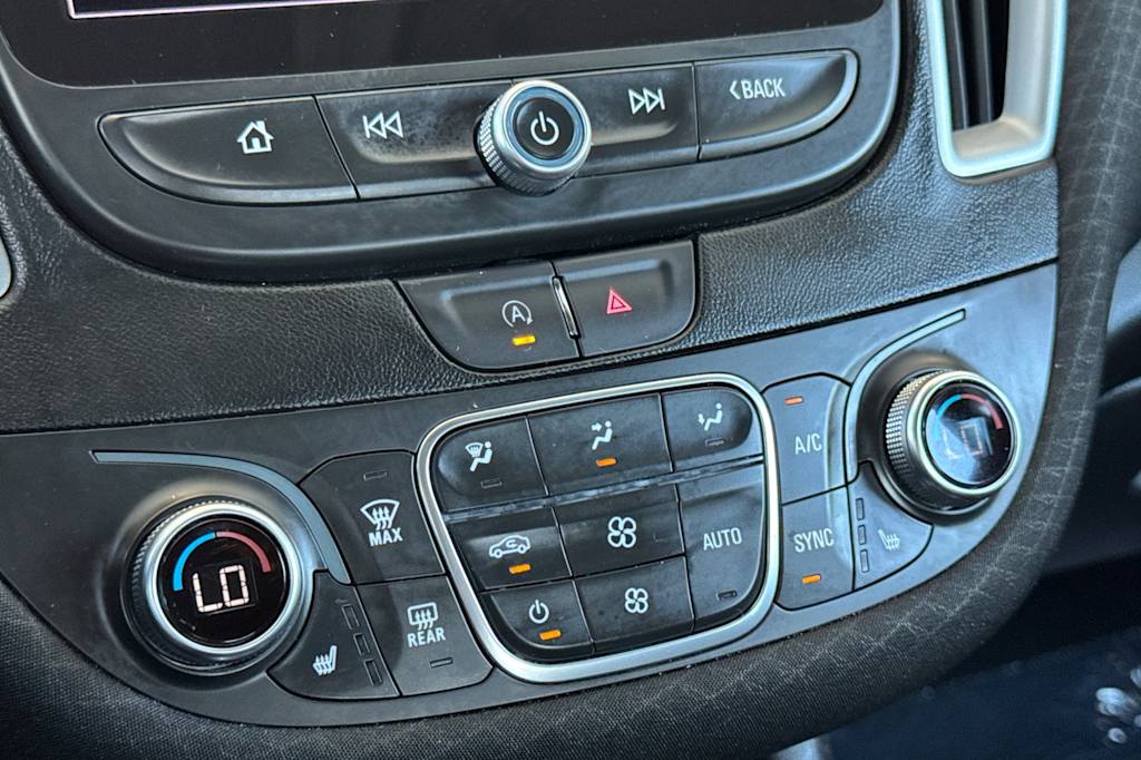 Thumbnail: 2023 Chevrolet Malibu - 25