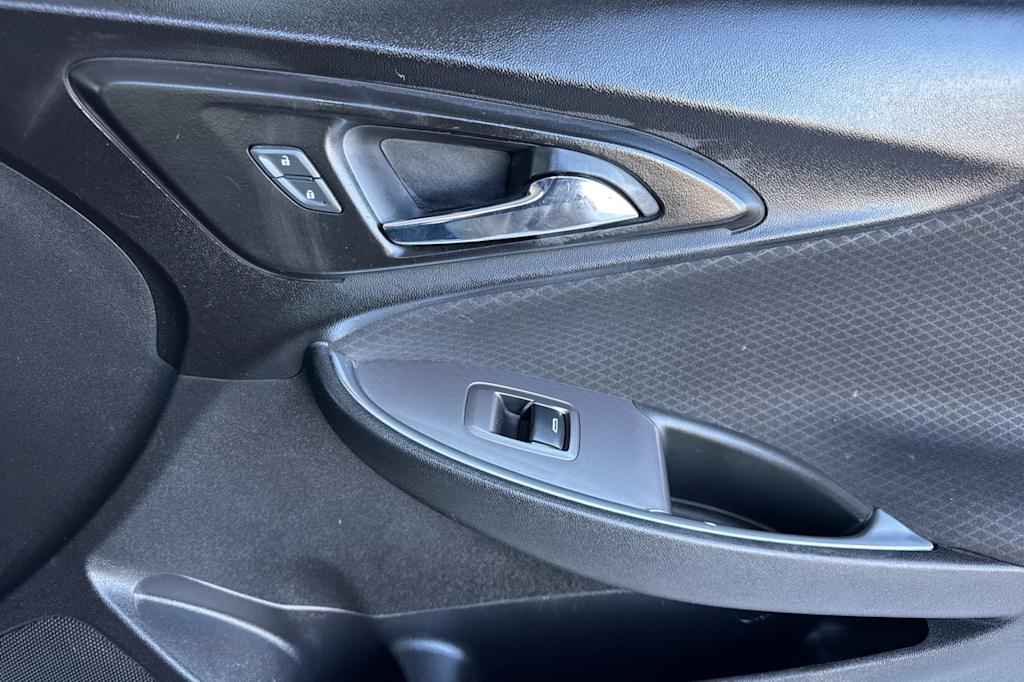 Thumbnail: 2019 Chevrolet Malibu - 23