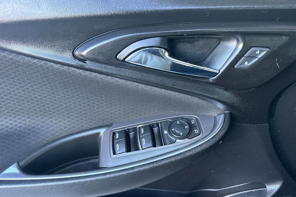 Thumbnail: 2019 Chevrolet Malibu - 20