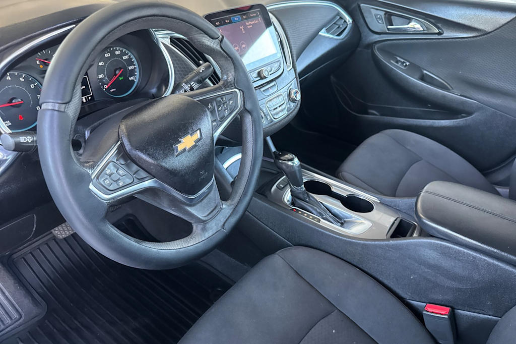 Thumbnail: 2019 Chevrolet Malibu - 8