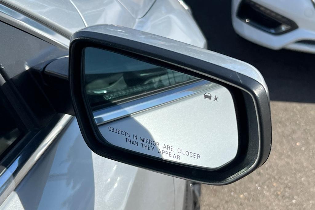 Thumbnail: 2020 Chevrolet Malibu - 12