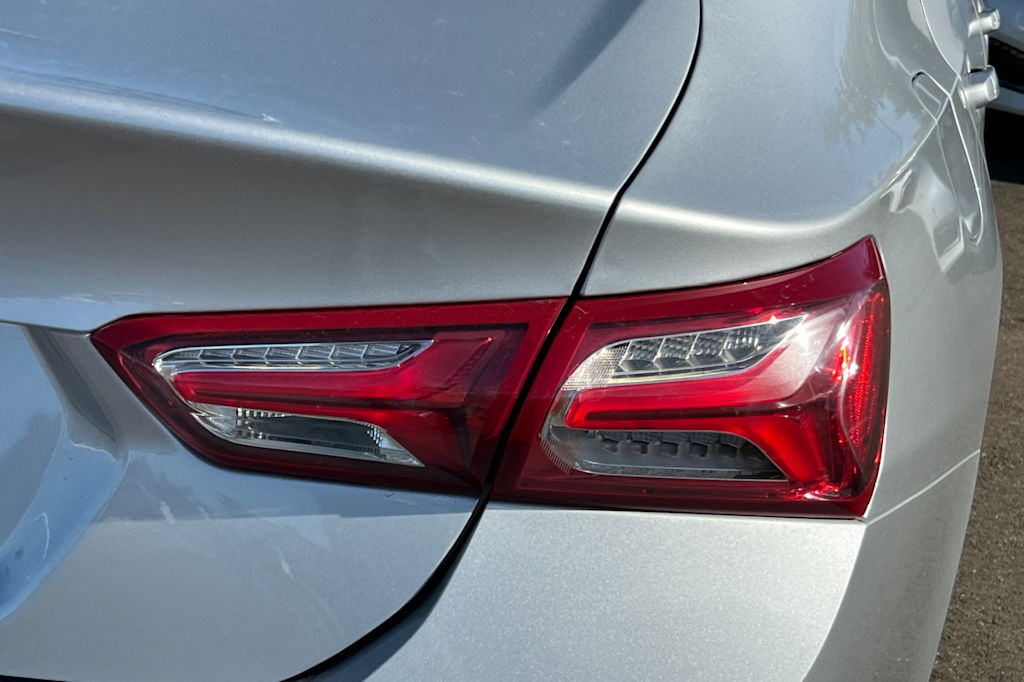 Thumbnail: 2020 Chevrolet Malibu - 16