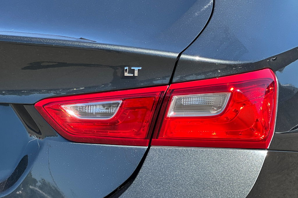 Thumbnail: 2018 Chevrolet Malibu - 31