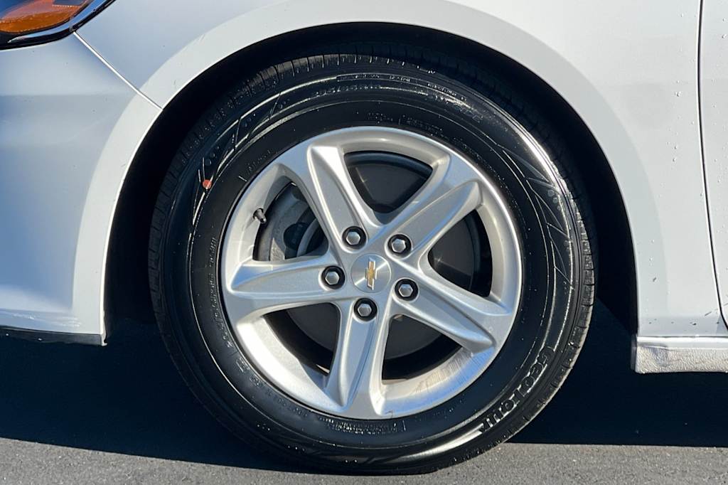 Thumbnail: 2024 Chevrolet Malibu - 7