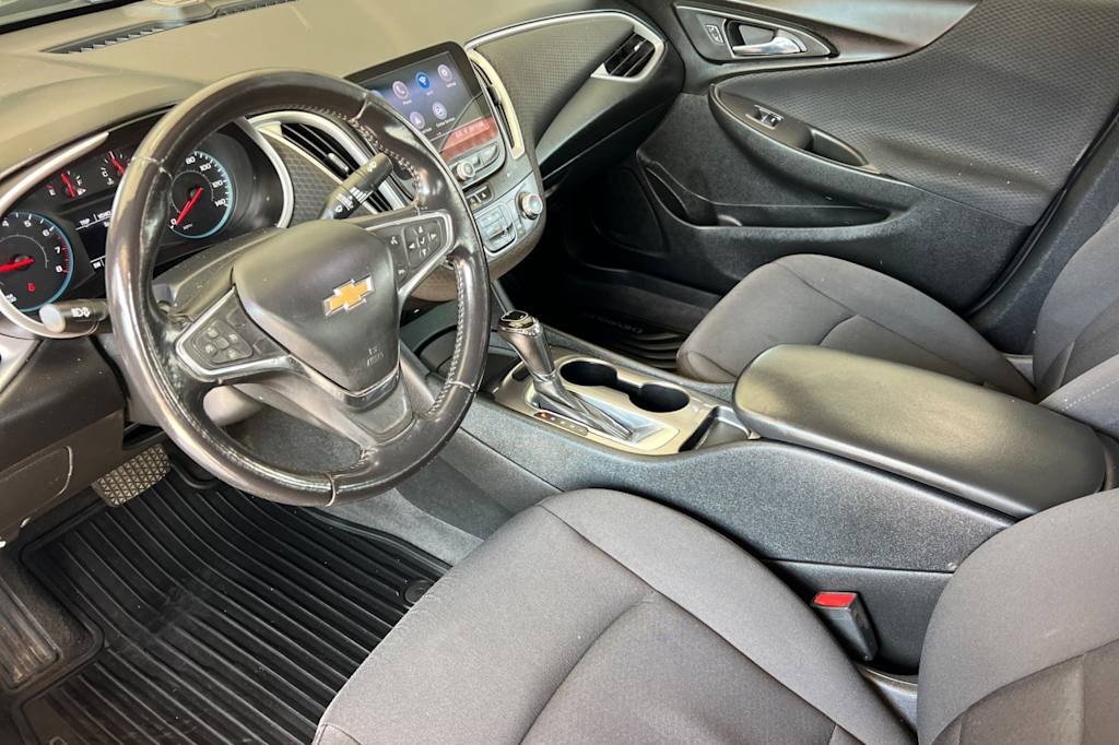 Thumbnail: 2020 Chevrolet Malibu - 8