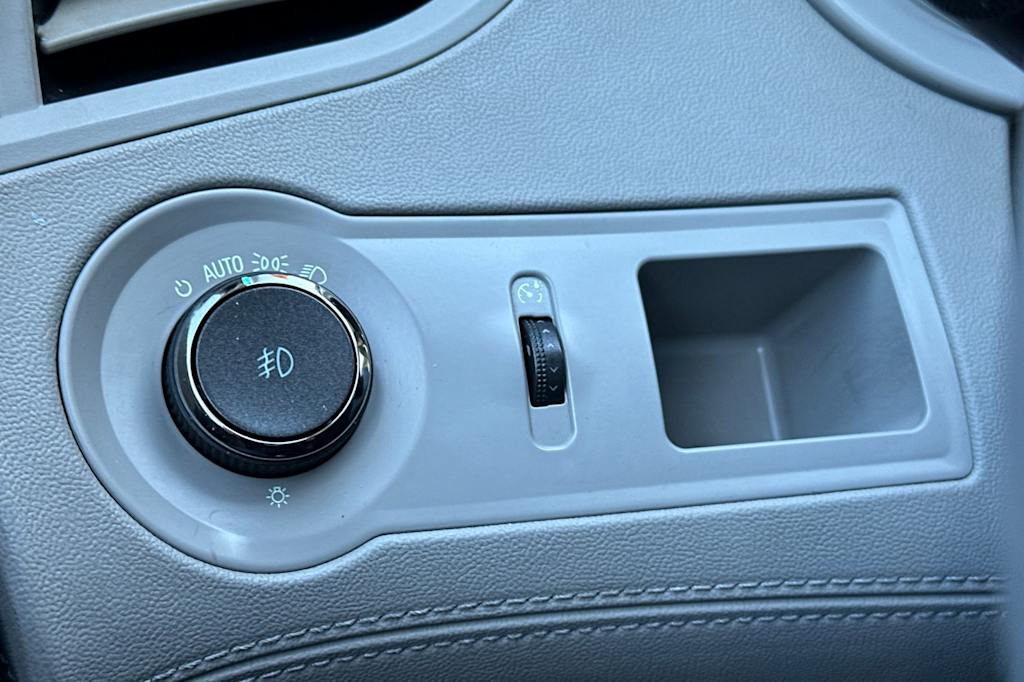 Thumbnail: 2011 Buick LaCrosse - 29