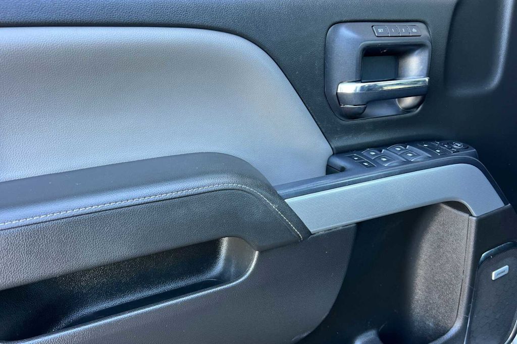 Thumbnail: 2015 Chevrolet Silverado 3500 - 19