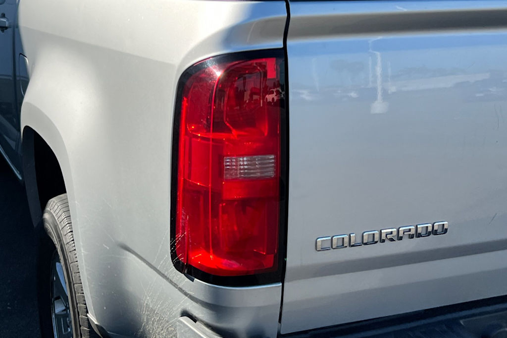 Thumbnail: 2016 Chevrolet Colorado - 21