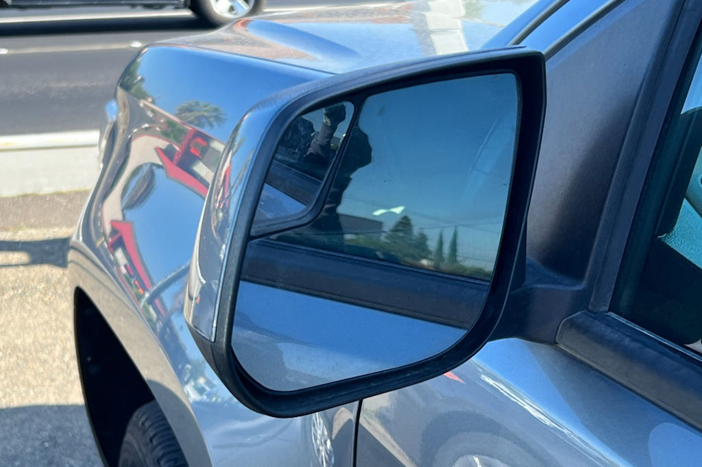 2022 Chevrolet Colorado LT 19