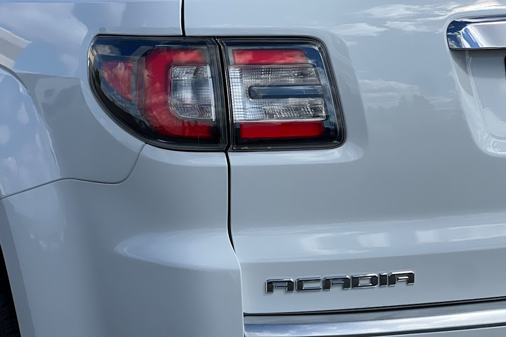 Thumbnail: 2016 GMC Acadia - 33