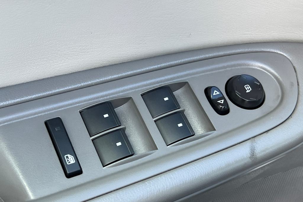 Thumbnail: 2016 GMC Acadia - 22