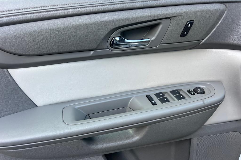 Thumbnail: 2016 GMC Acadia - 21